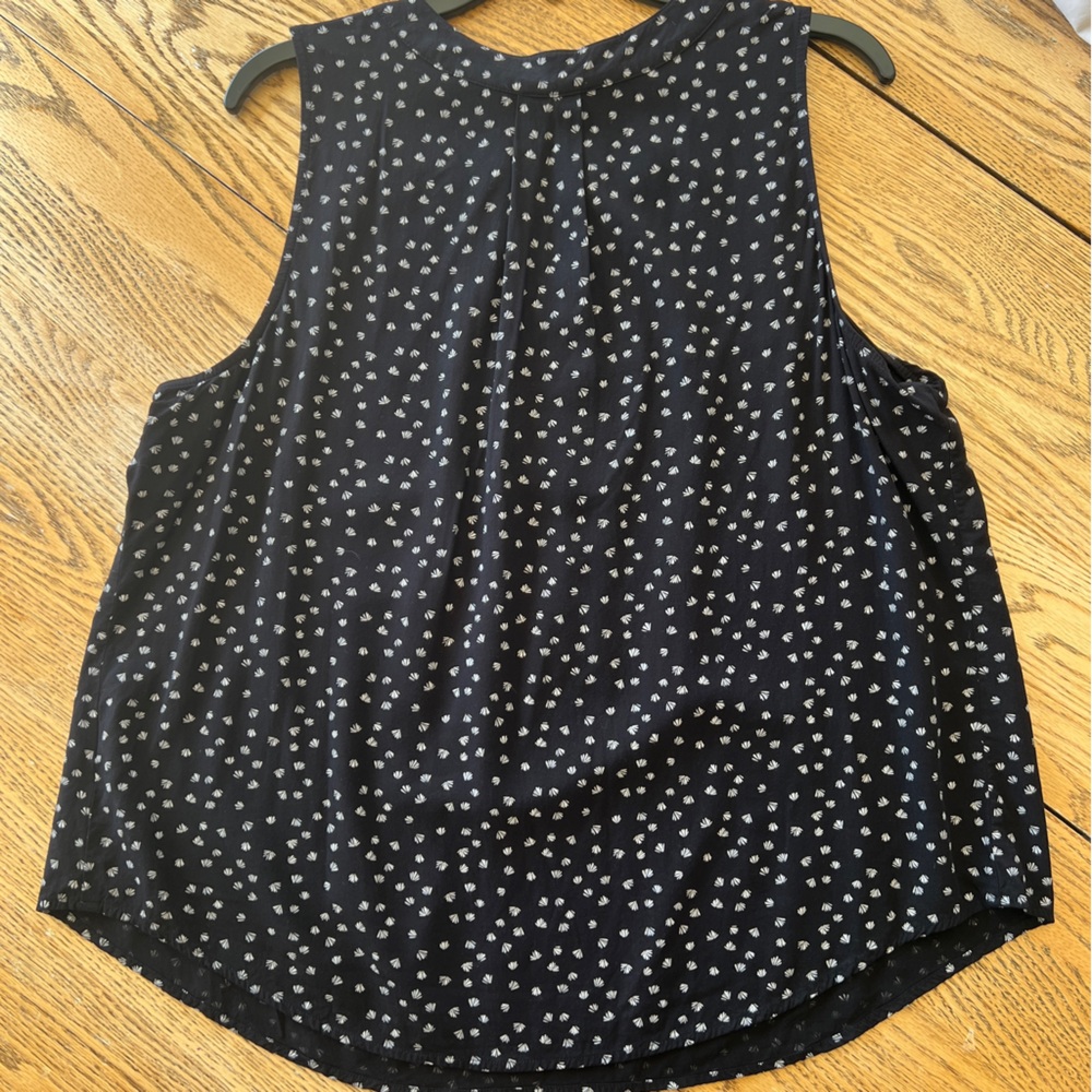 Croft & Barrow Black and White Sleeveless Blouse - Size Large - Picture 2 of 8